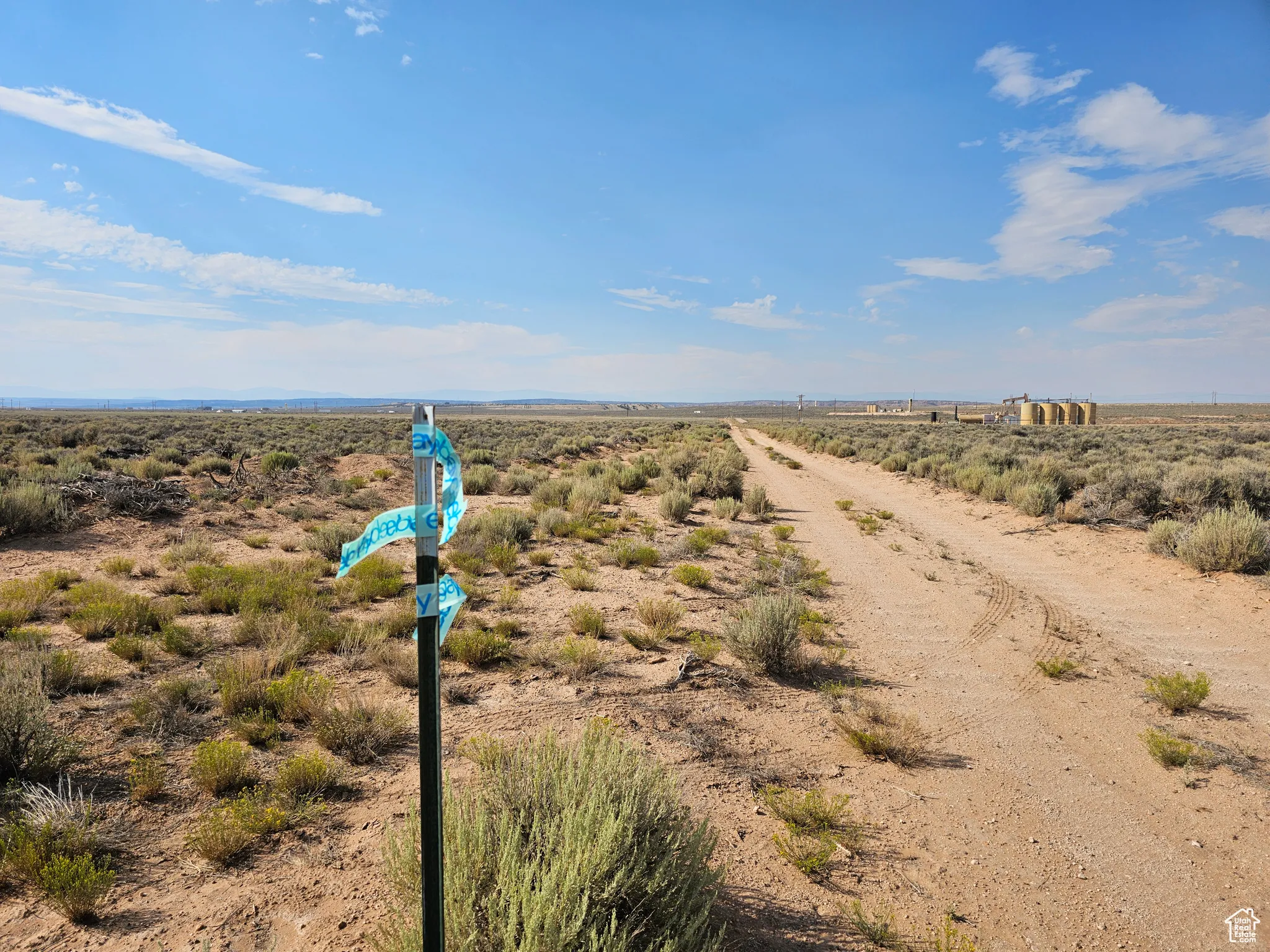 Overview of rural landscape featuring a desert landscape