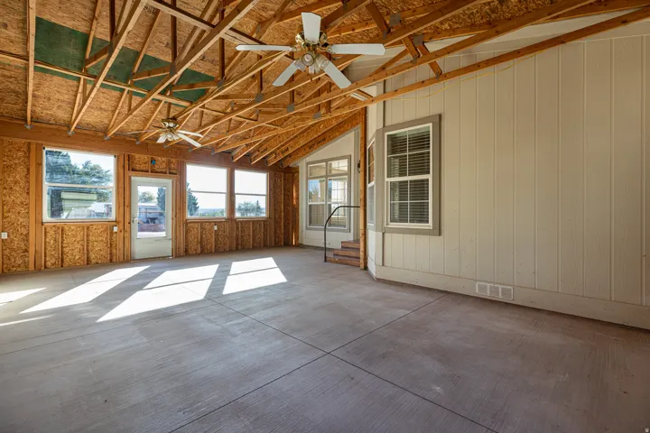 Breezeway between garage and home