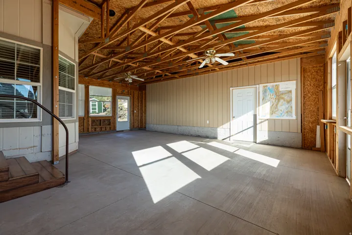 Breezeway between garage and home