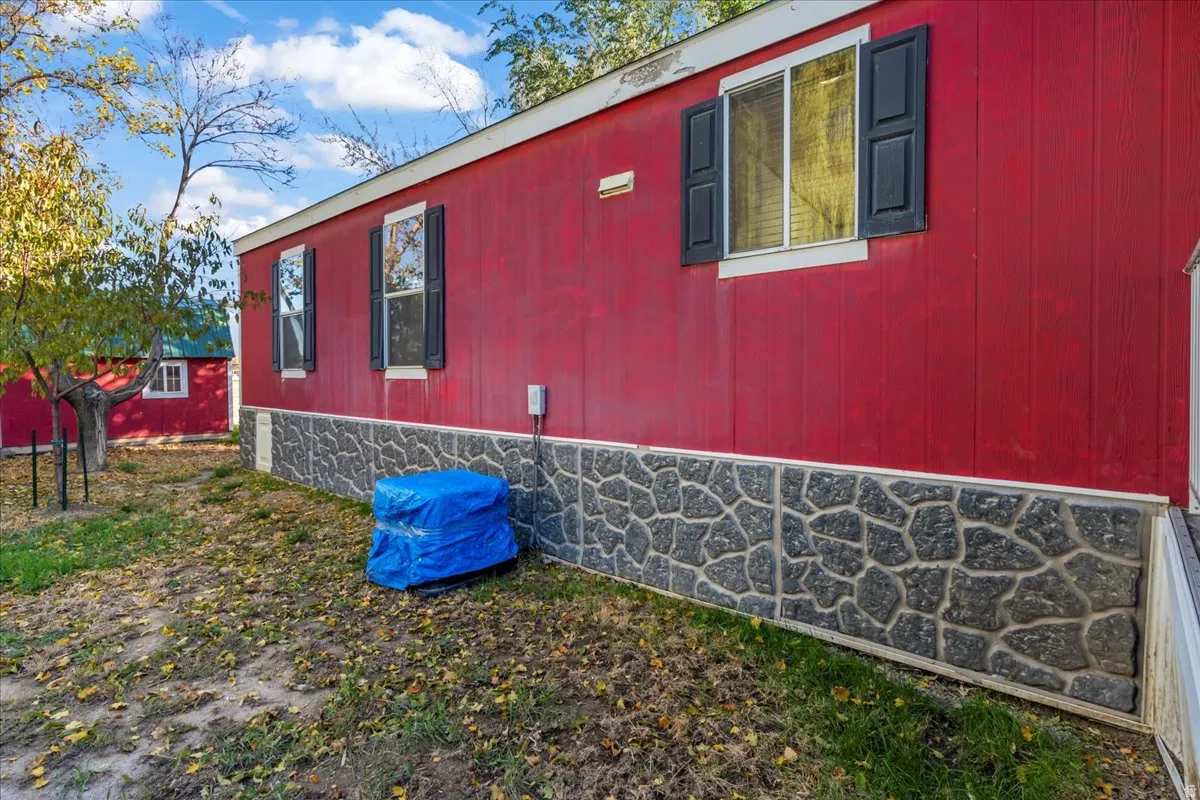 View of side of home