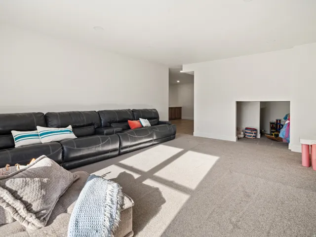 6188 E Hummingbird Pt, Huntsville, Utah 84317