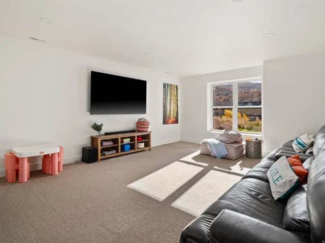6188 E Hummingbird Pt, Huntsville, Utah 84317