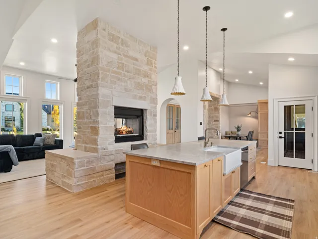 6188 E Hummingbird Pt, Huntsville, Utah 84317