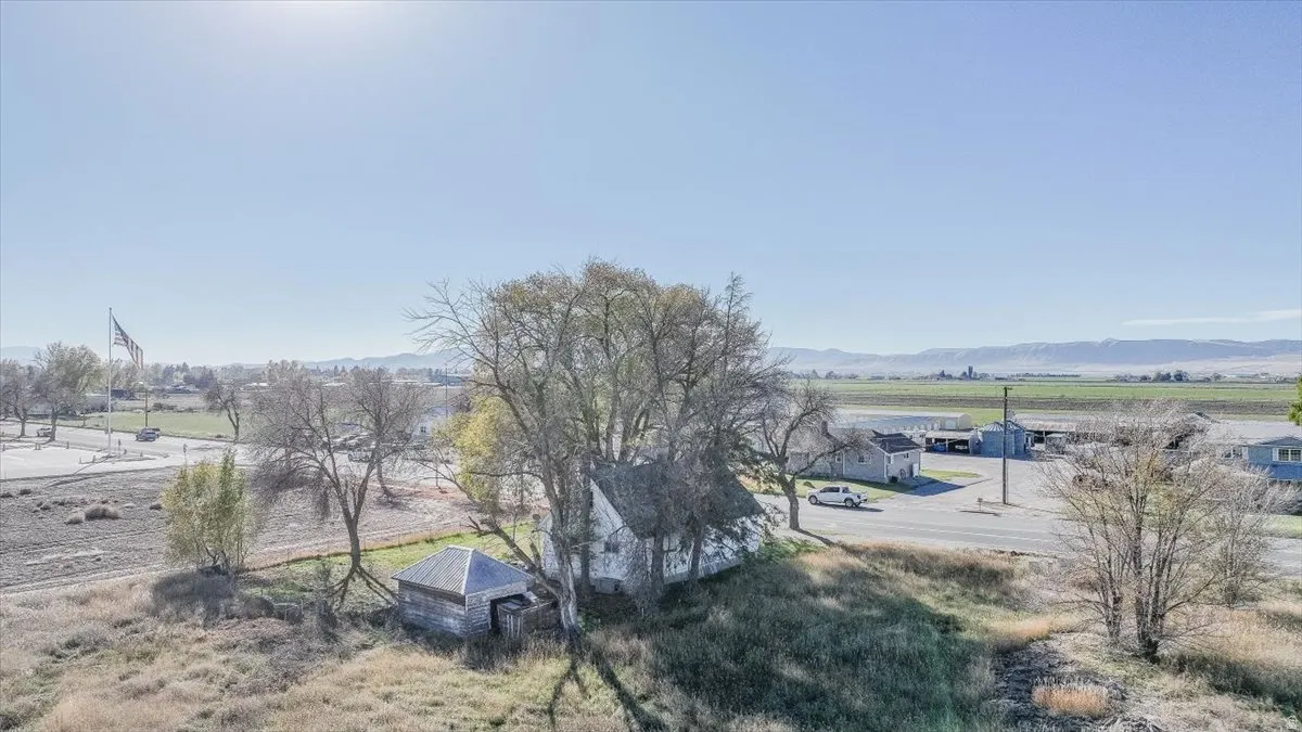 Aerial view of sparsely populated area with mountains