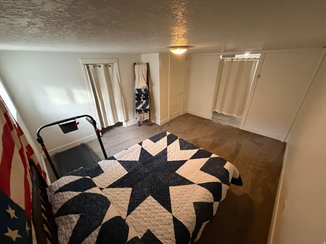Spacious bedroom.