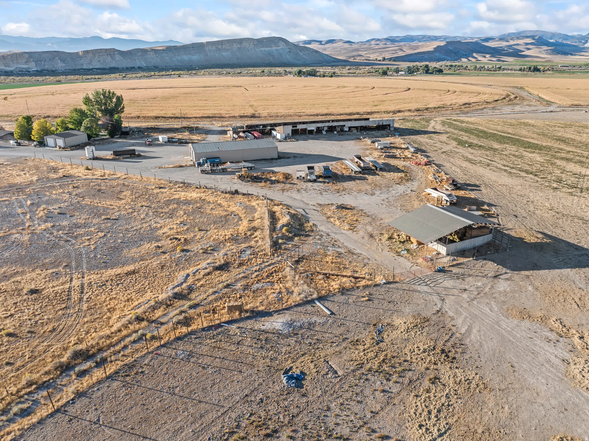 Overview of rural landscape with a mountainous background