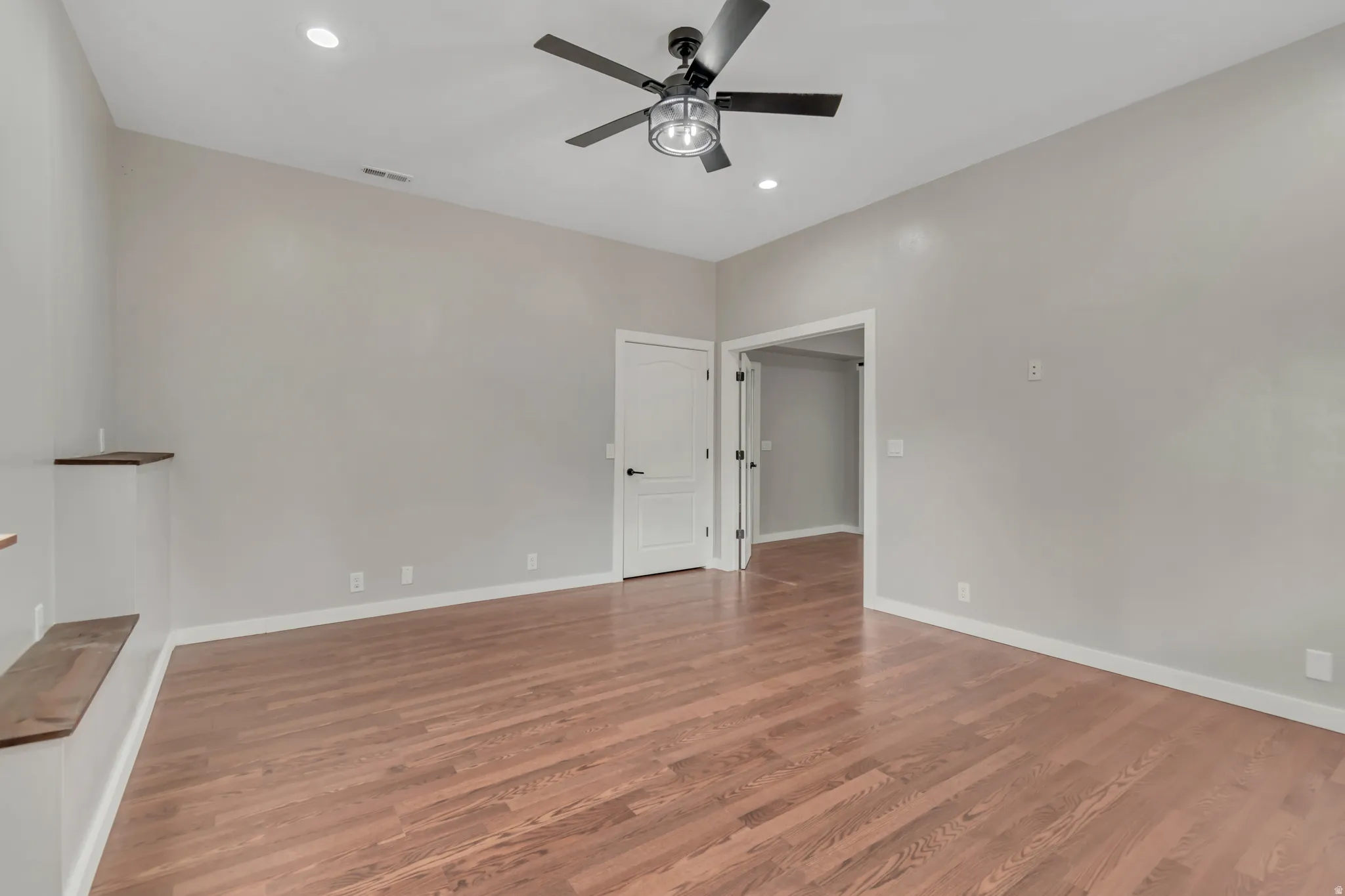 Unfurnished room featuring recessed lighting, light wood-style flooring, and ceiling fan