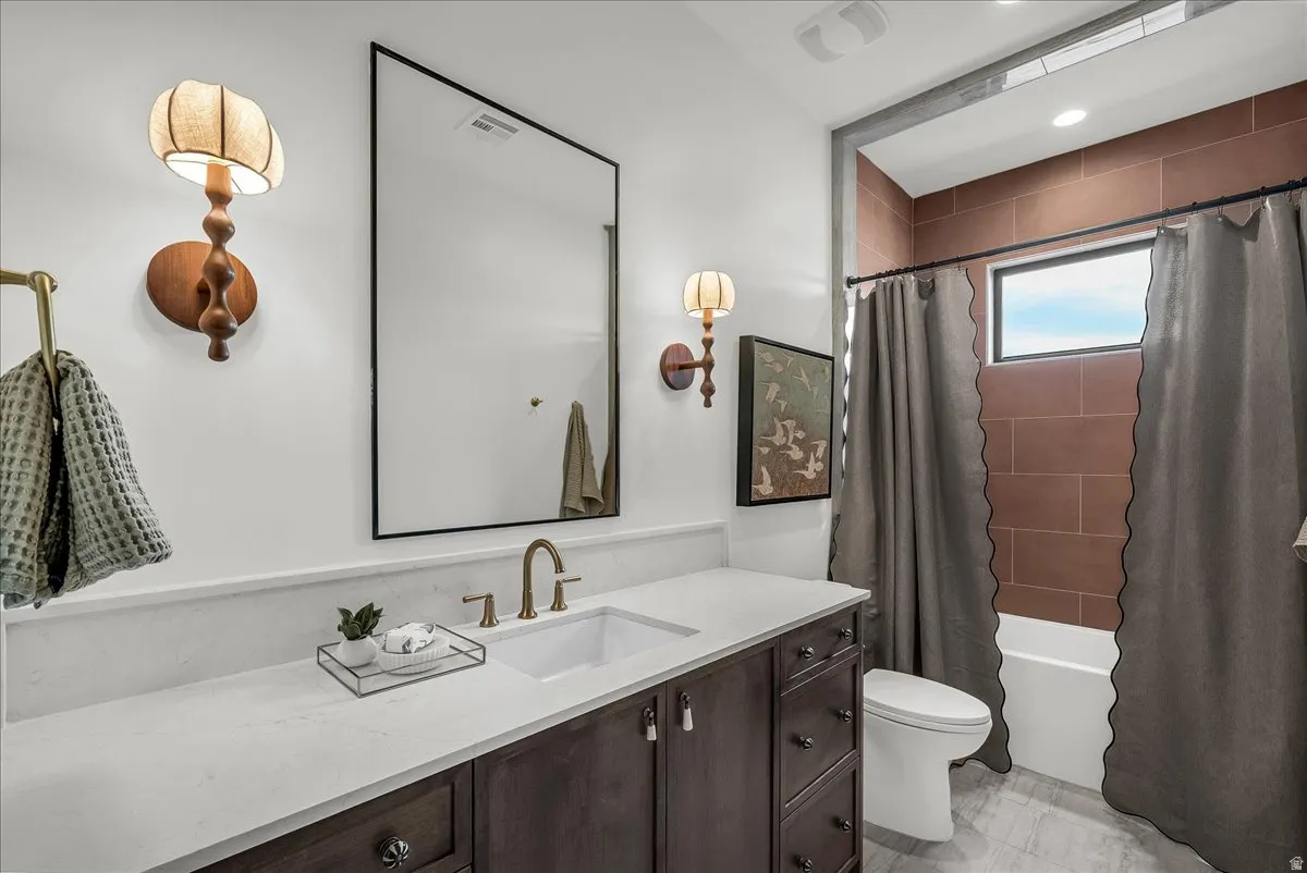 Bedroom ensuite bath