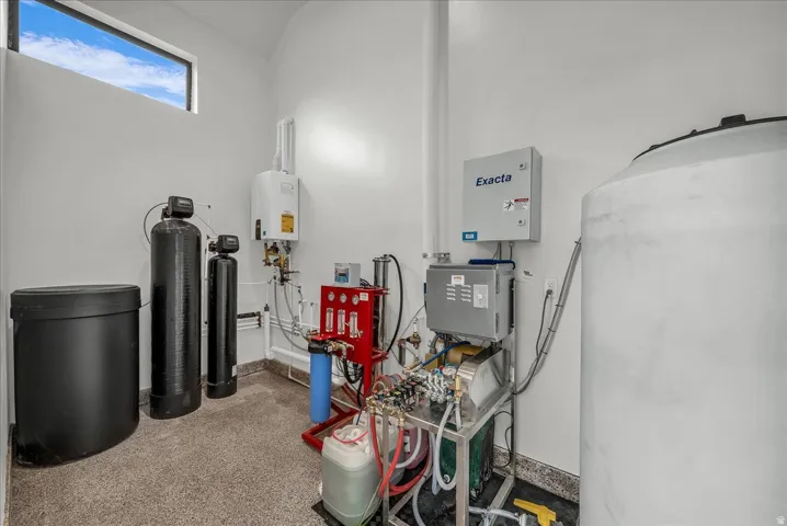 Utility room featuring for the professional car wash. Spot free, RO soft water, on demand heater, professional sopas and ceramic wax