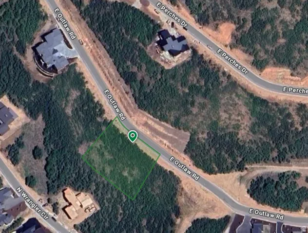 Aerial map of property and surrounding area