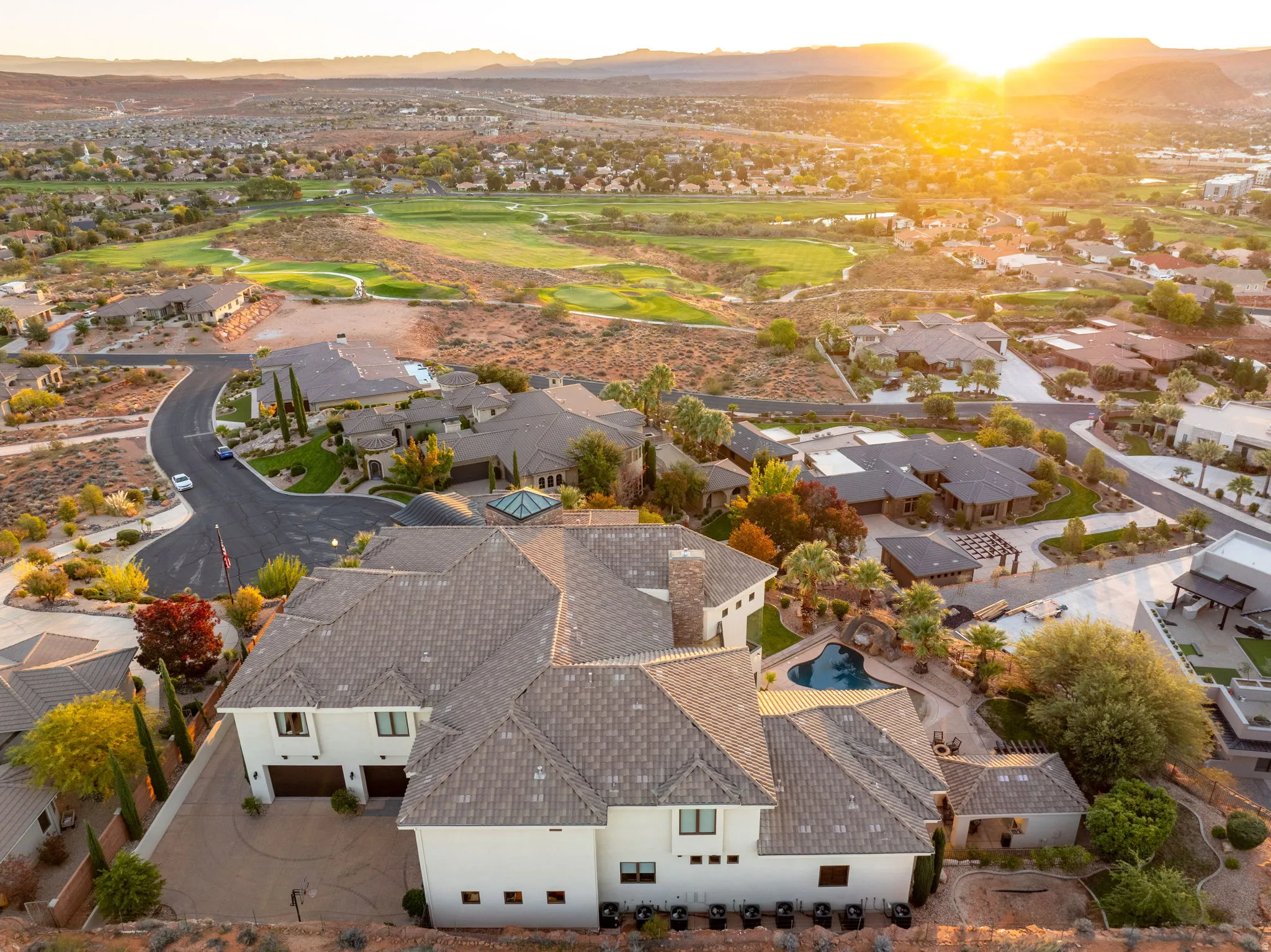 View from above of property featuring mountains