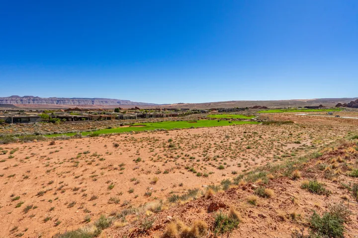 Mountain view with a desert landscape