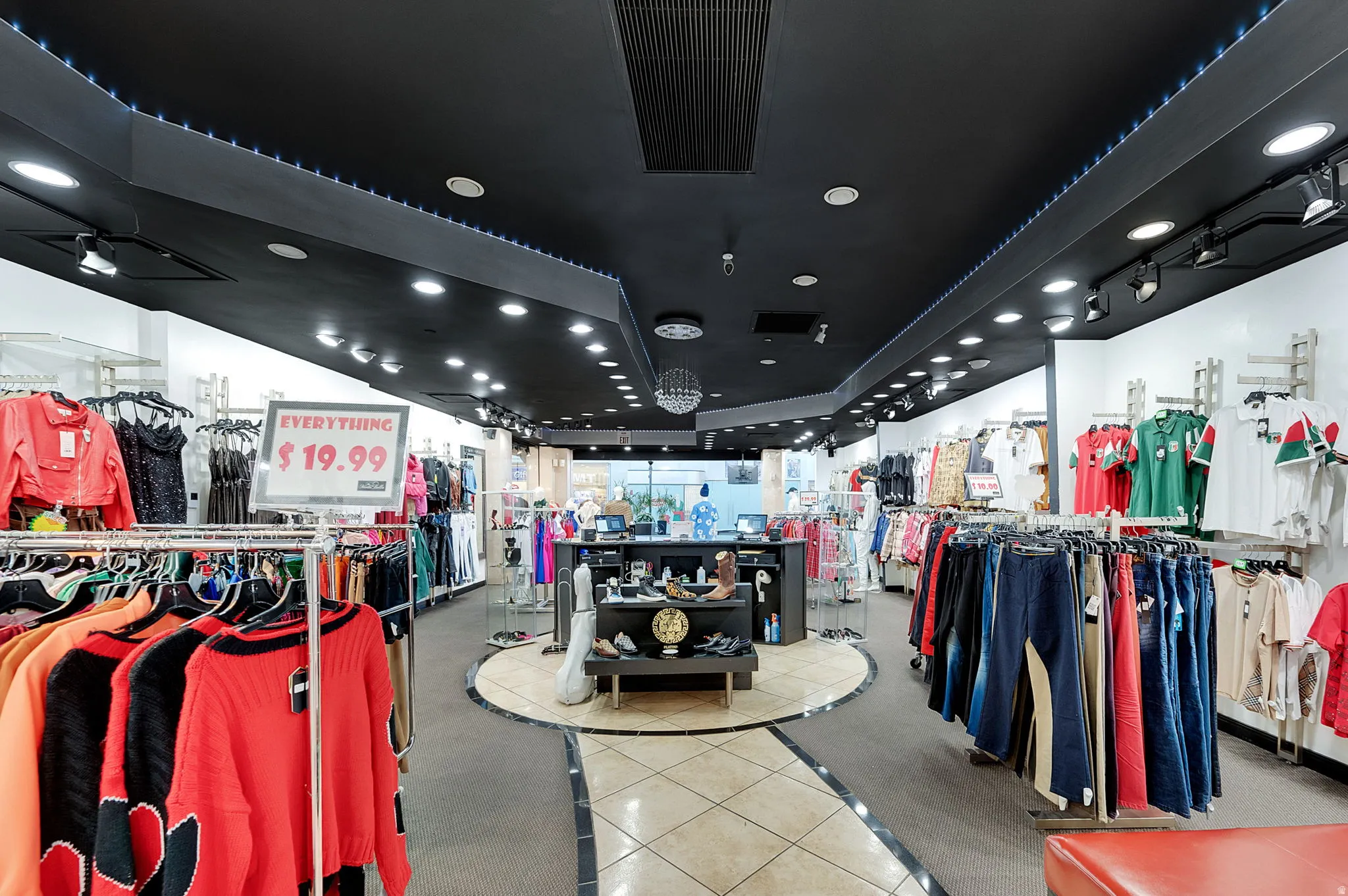 View of inside of Boutique featuring recessed lighting