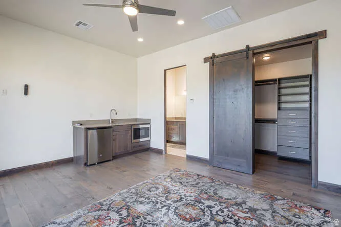 Detached casita with mini fridge,  microwave and sink