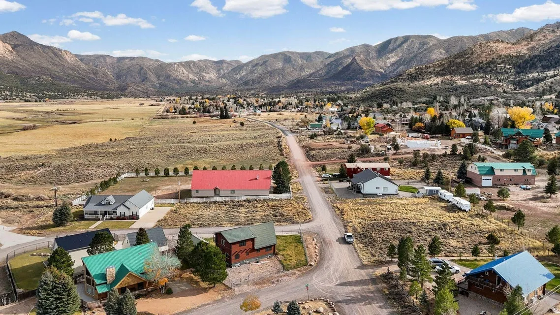 Overview of rural landscape with a mountain backdrop