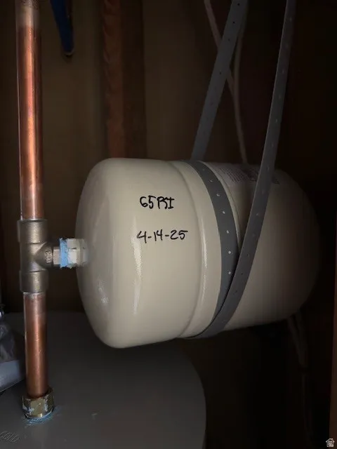 Detailed view expansion tank