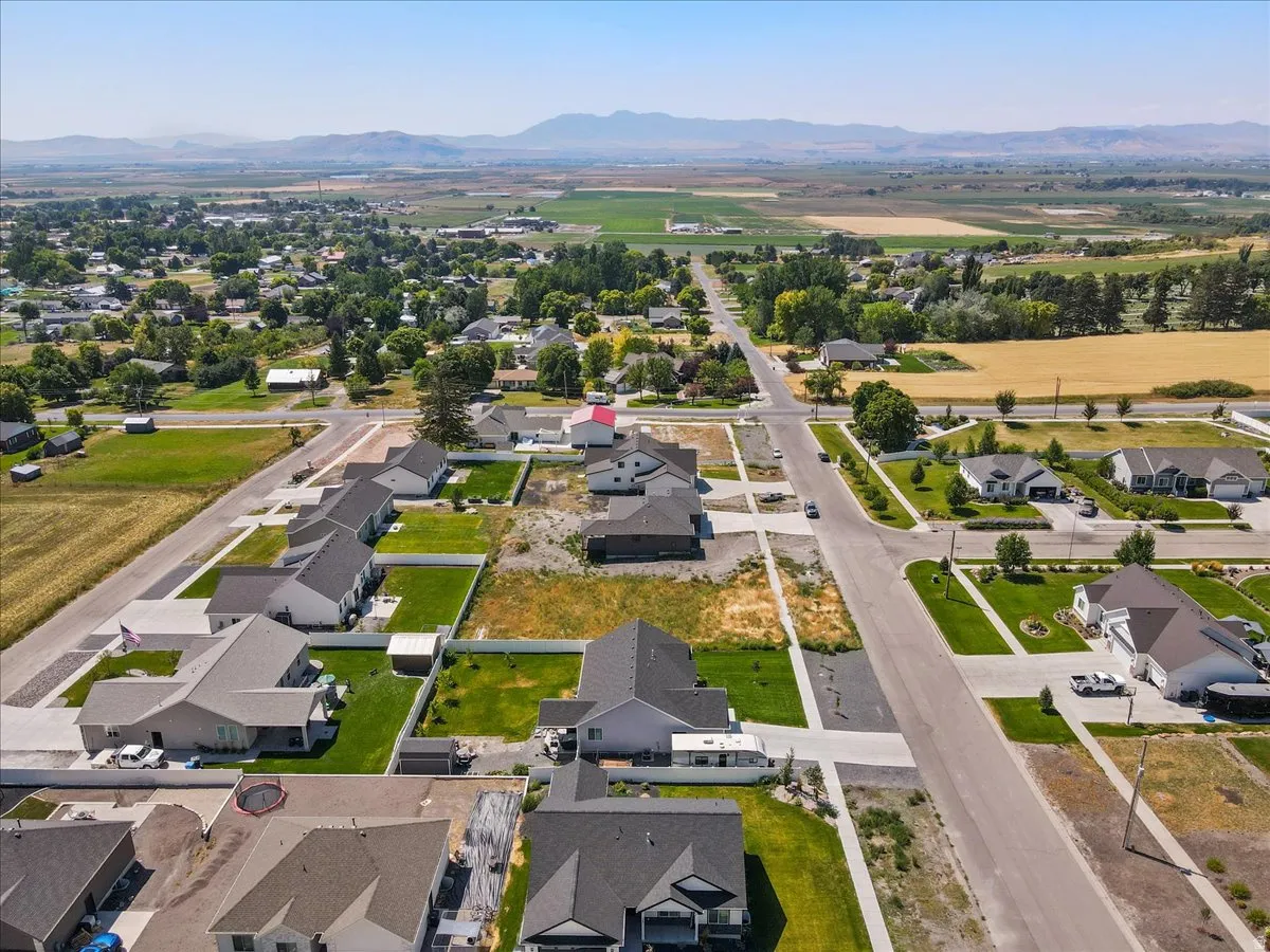 Aerial perspective of suburban area with mountains