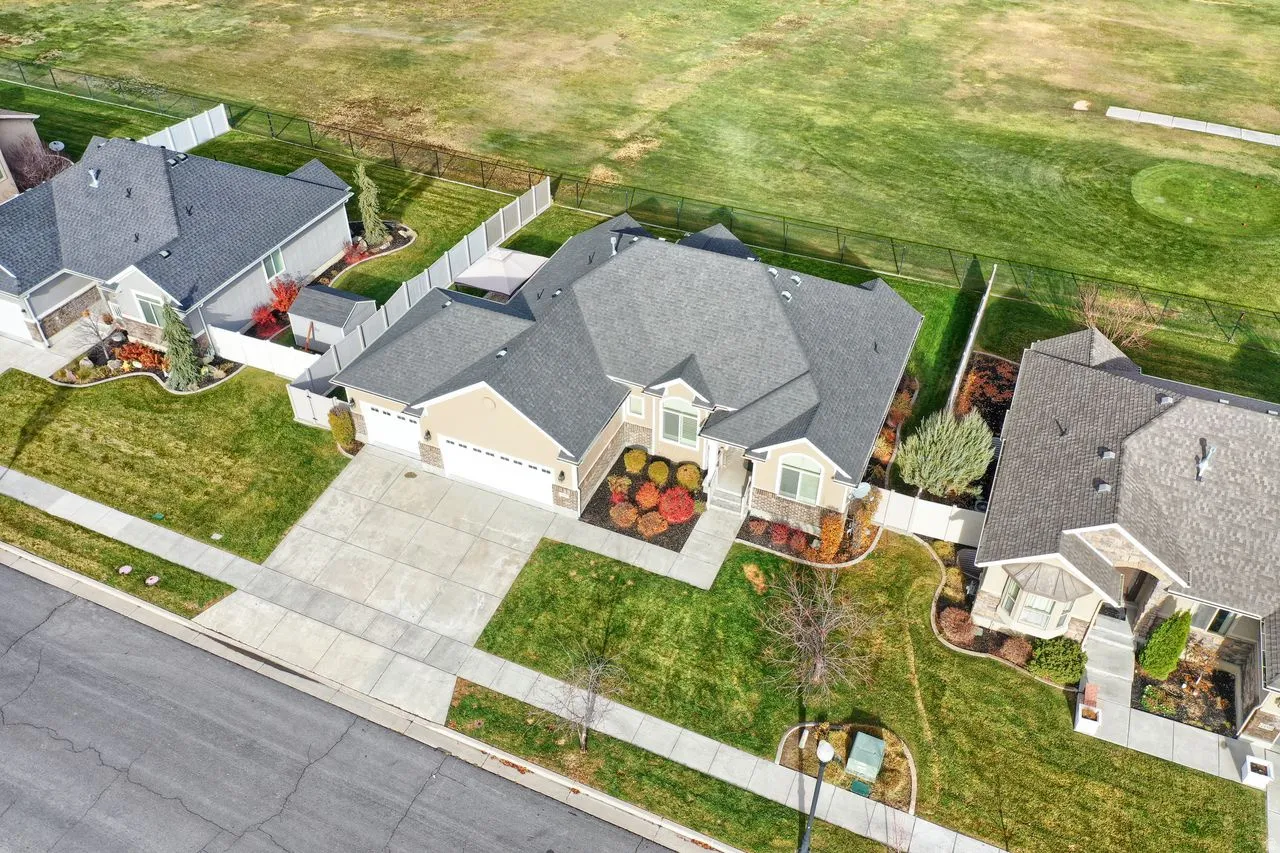 Aerial view of property and surrounding area