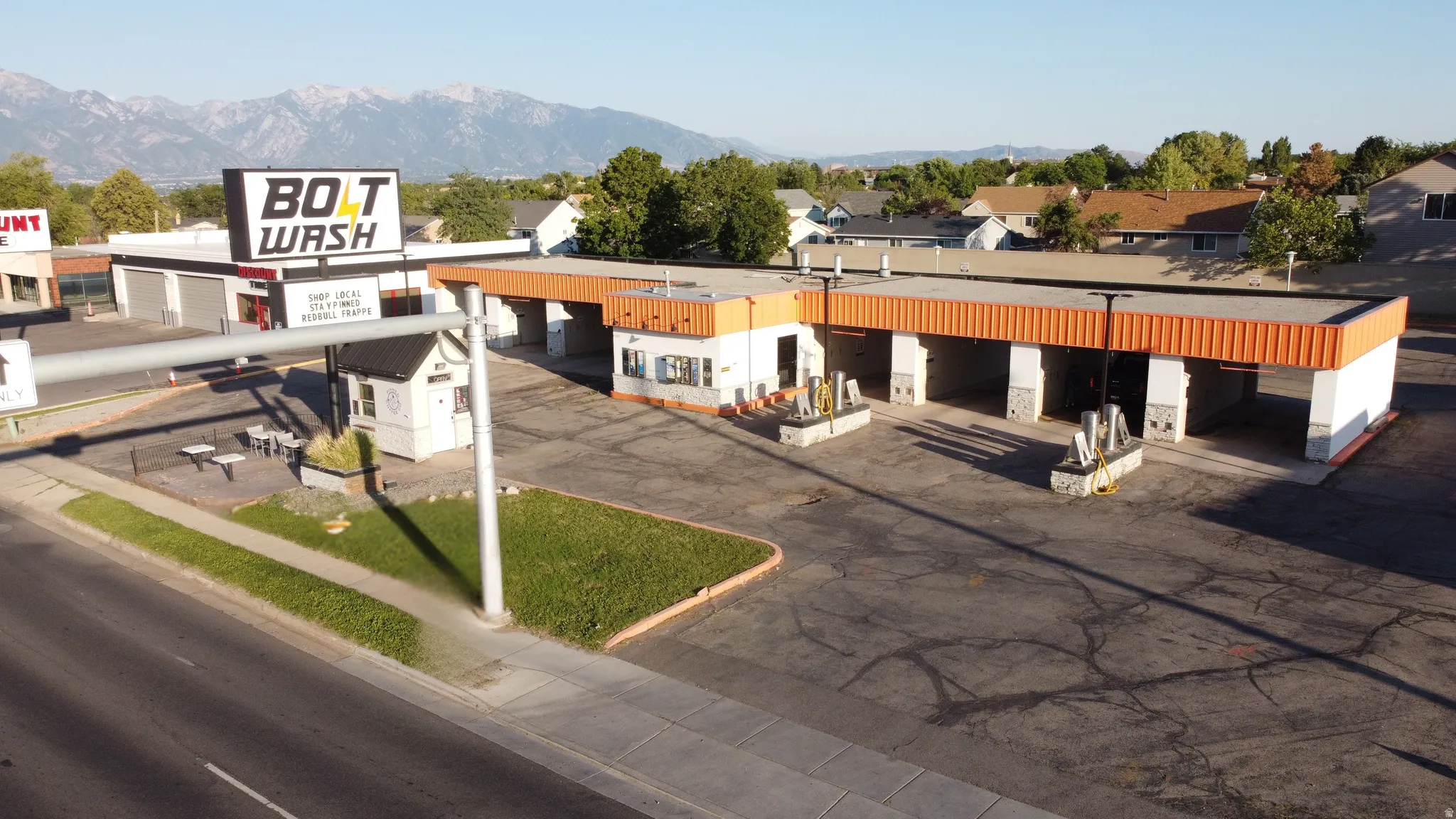 View of front facade featuring a mountain view