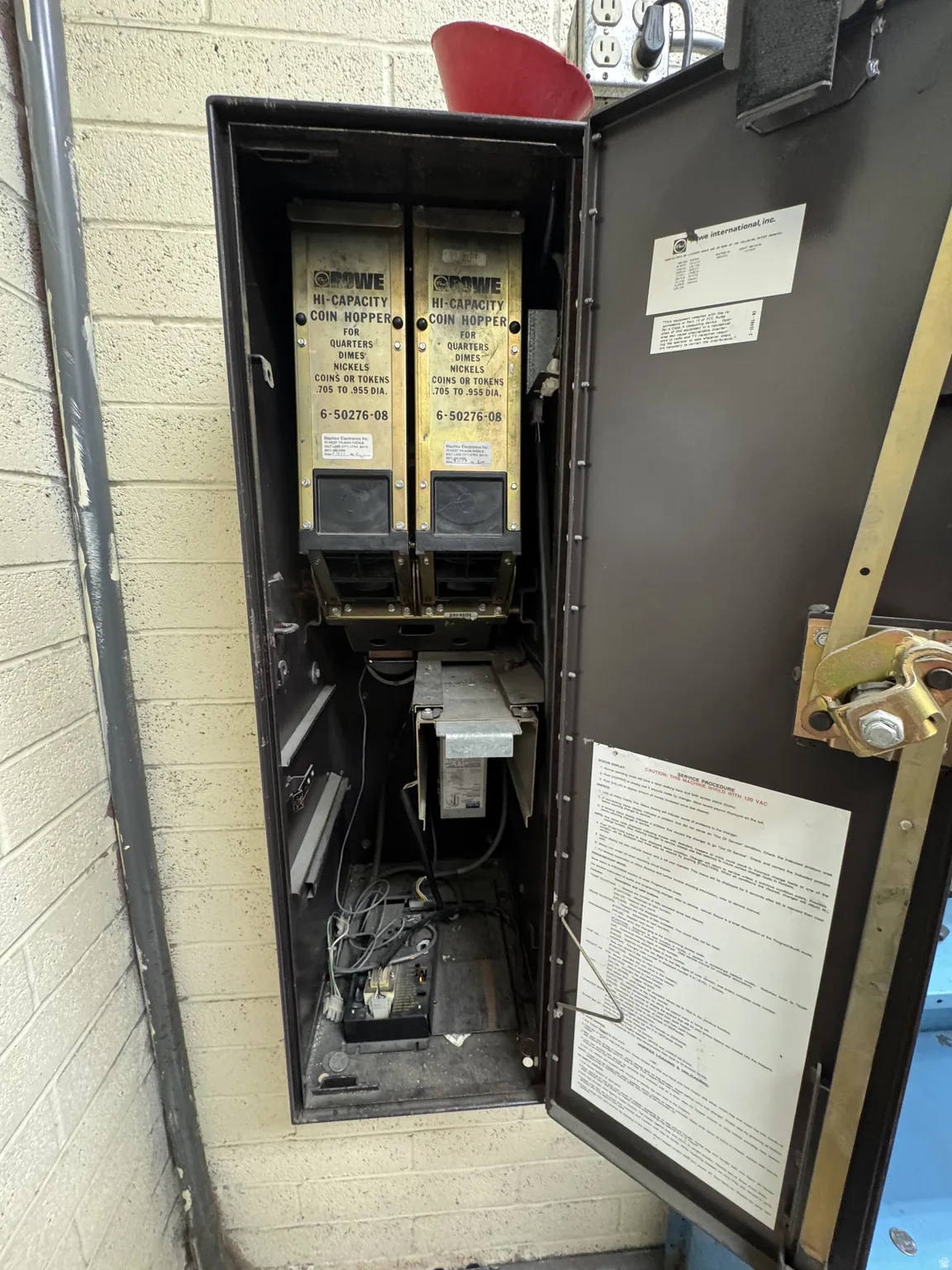 coin machine (broken)