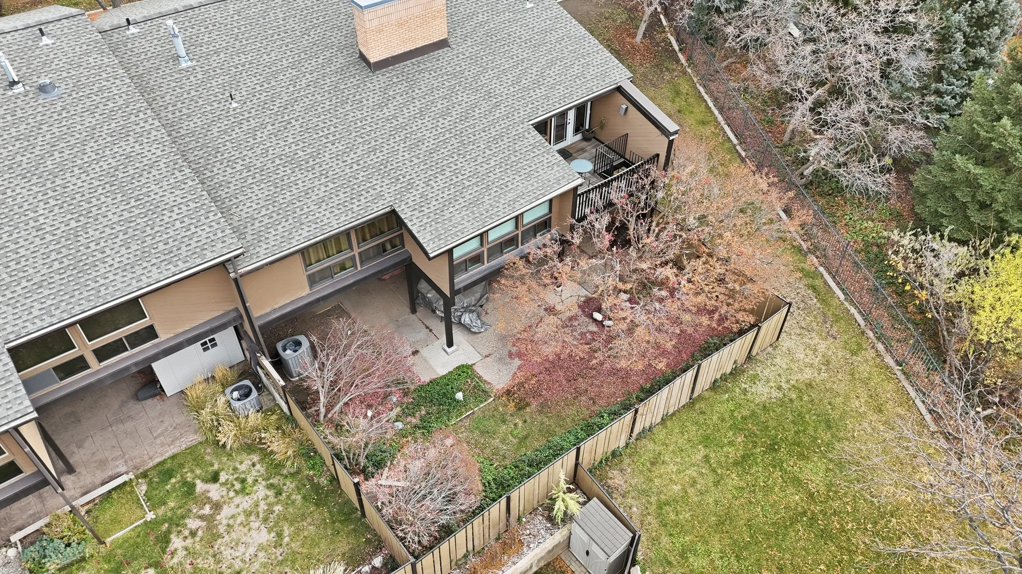 Aerial view of property and surrounding area