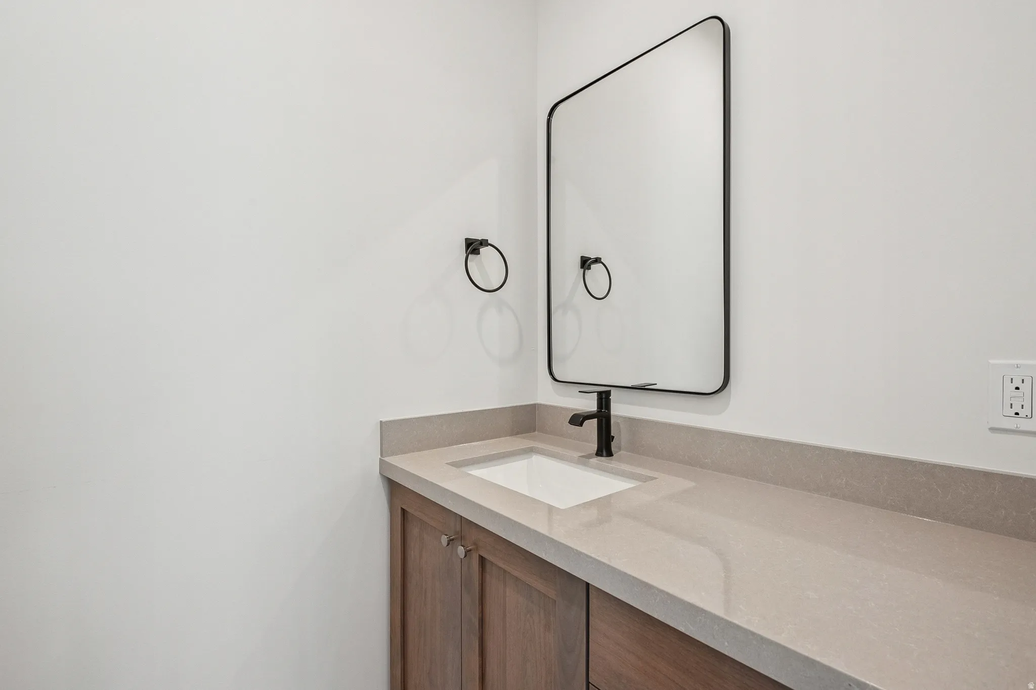 Upper level 1/2 Bathroom (#5)