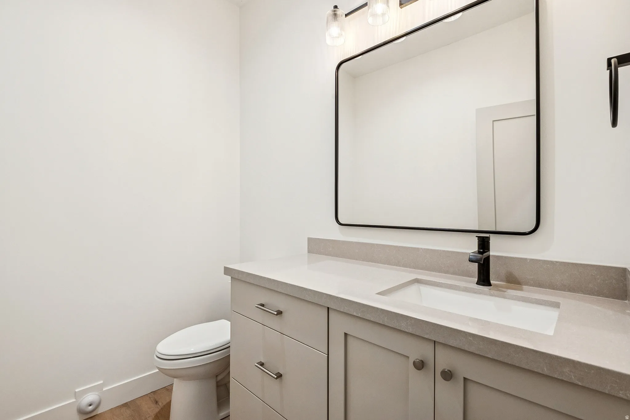 Main level 1/2 Bathroom (#3)