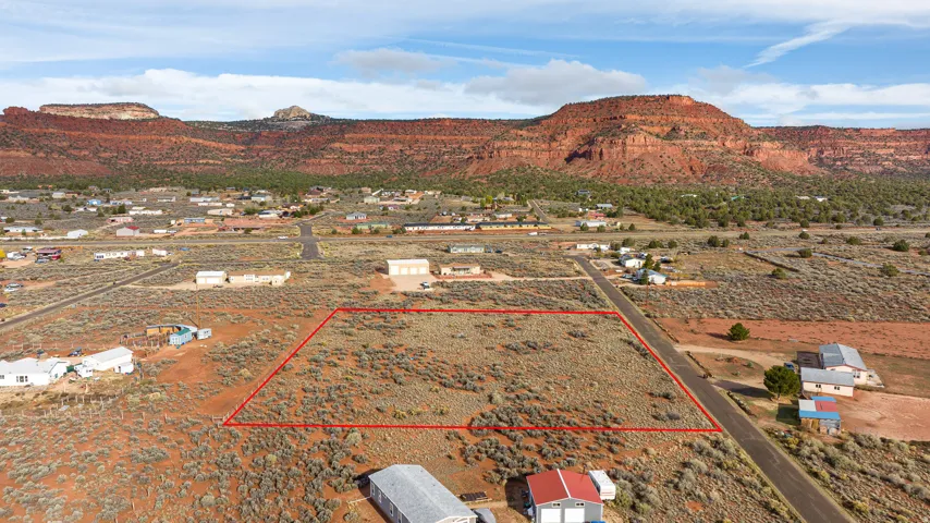View of rural area with property boundaries highlighted and mountains