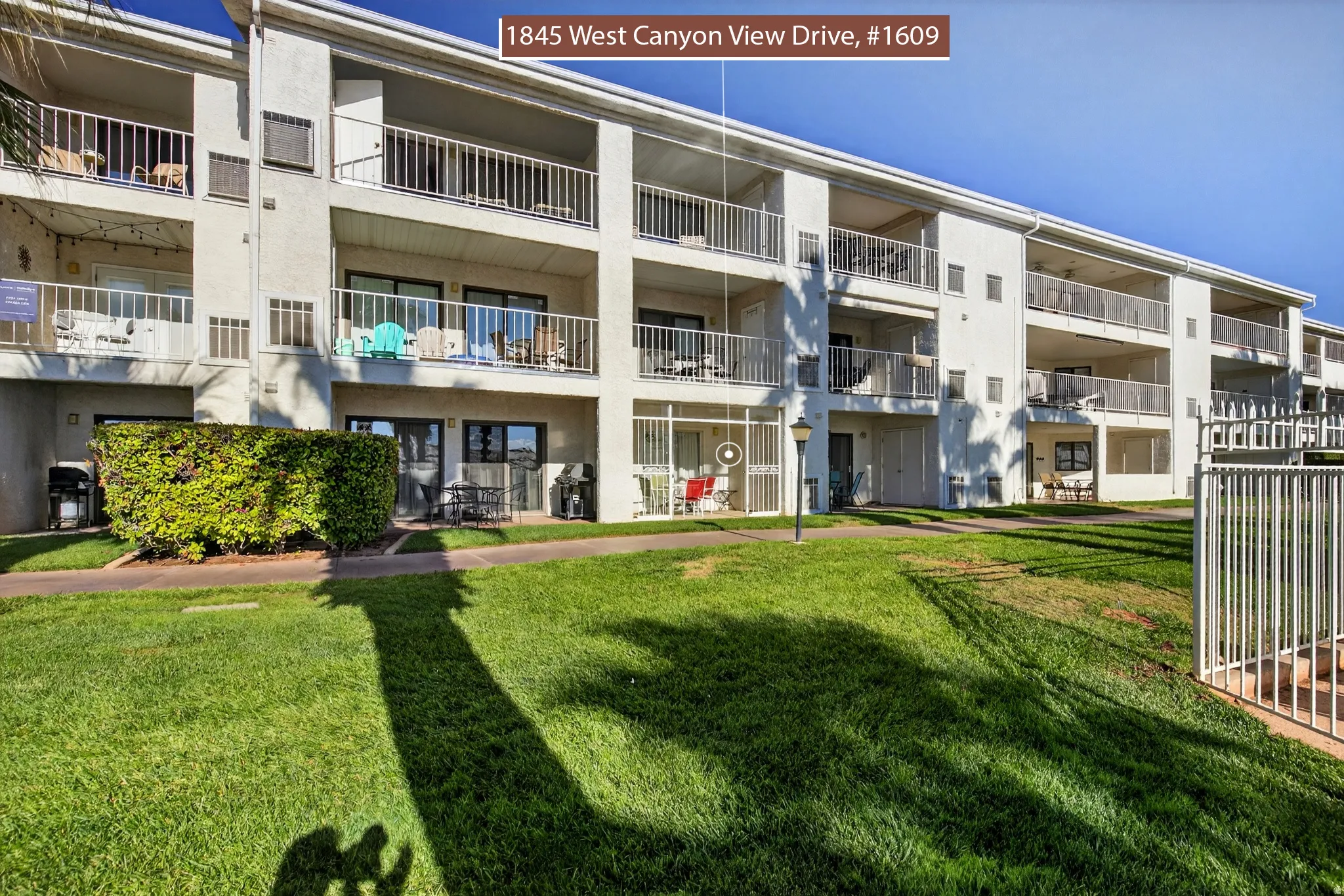 View of apartment building / complex