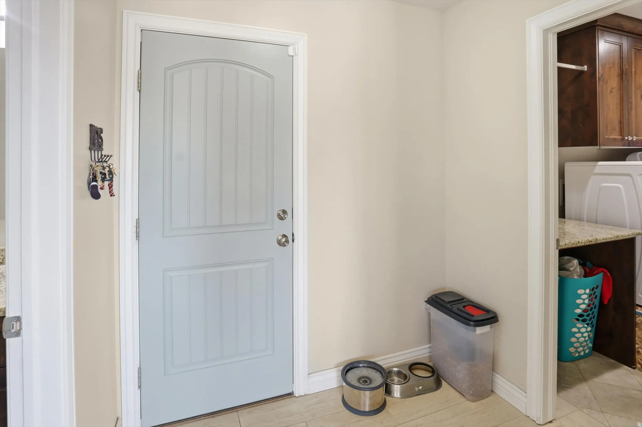 Entryway featuring baseboards