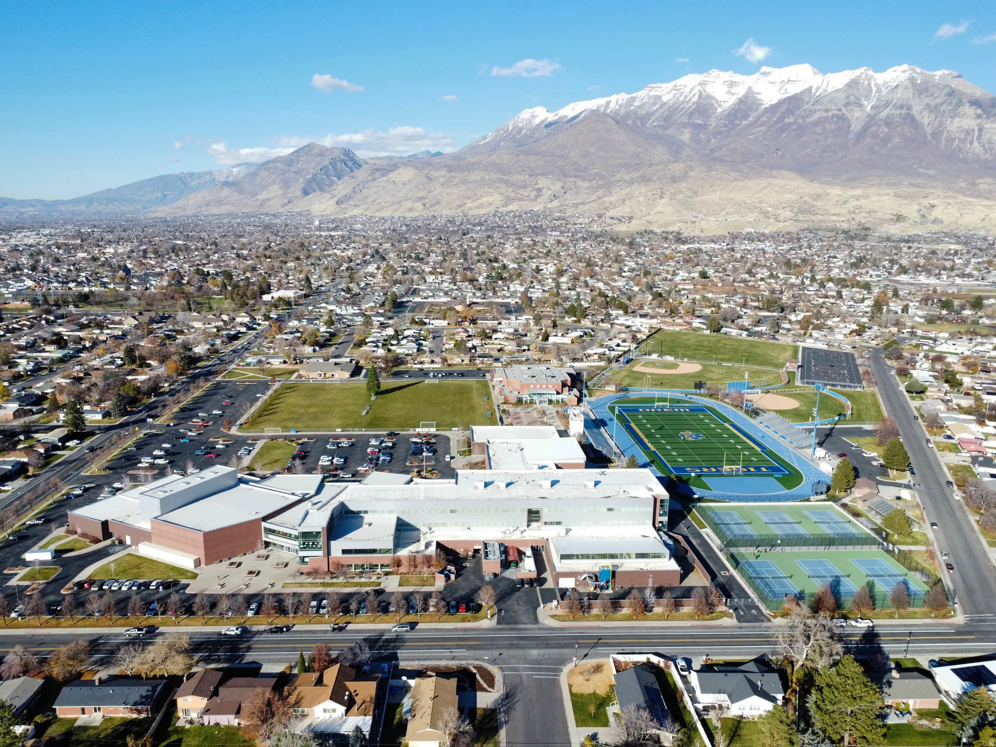 View of property location featuring a mountainous background