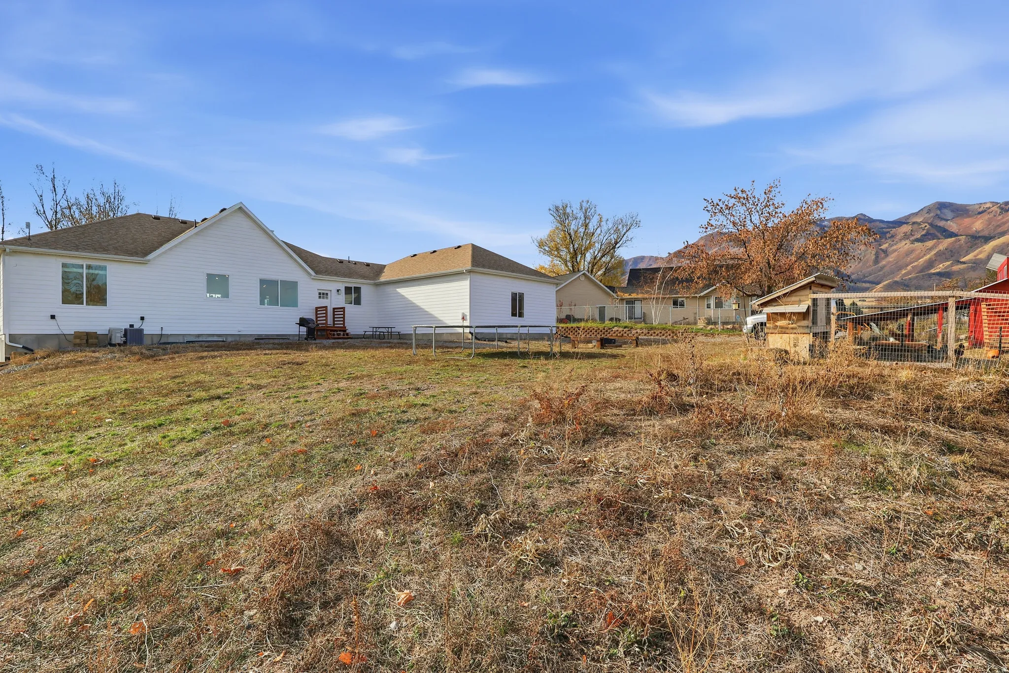 View of yard with a residential view