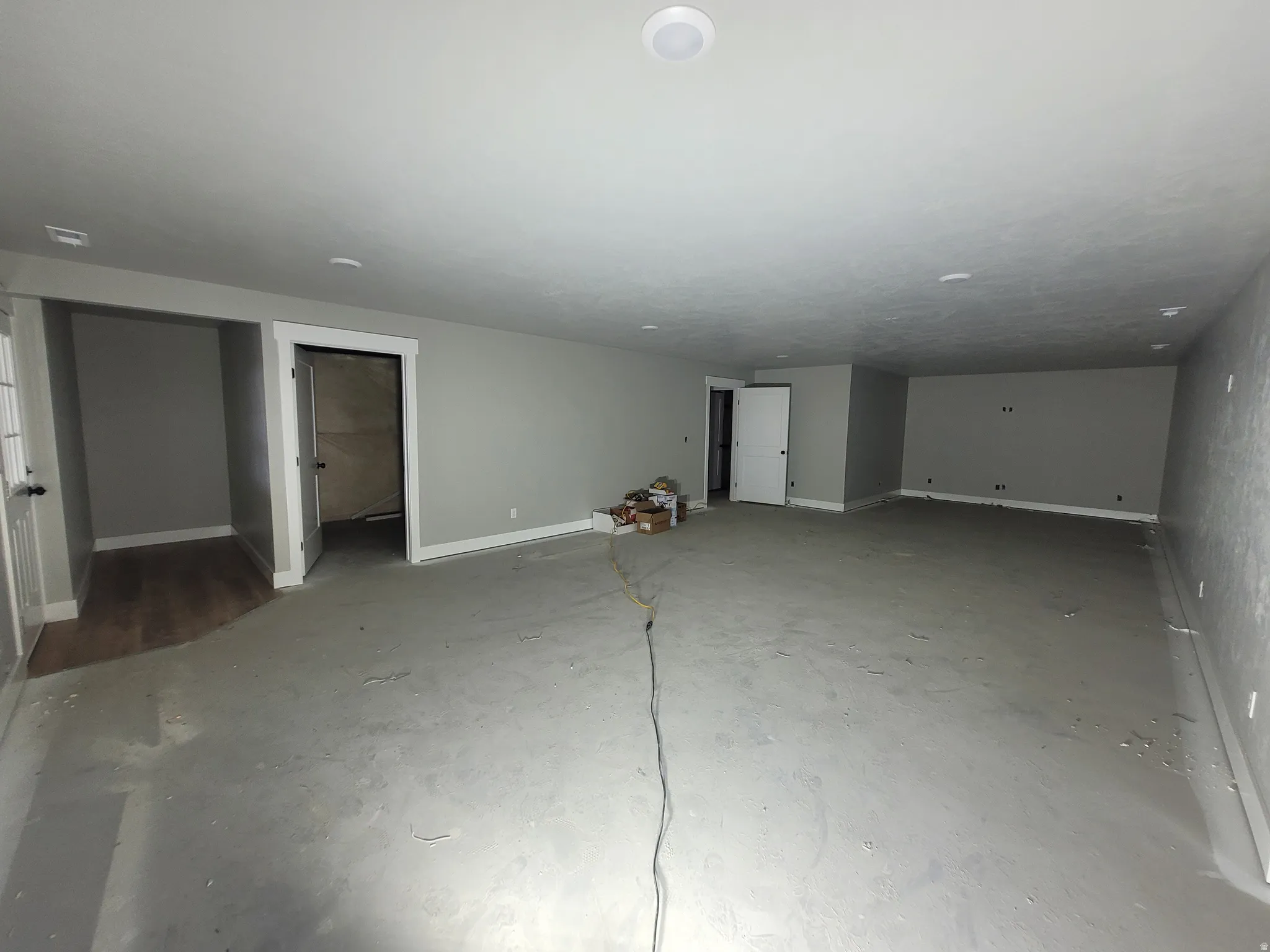 Below grade area with baseboards