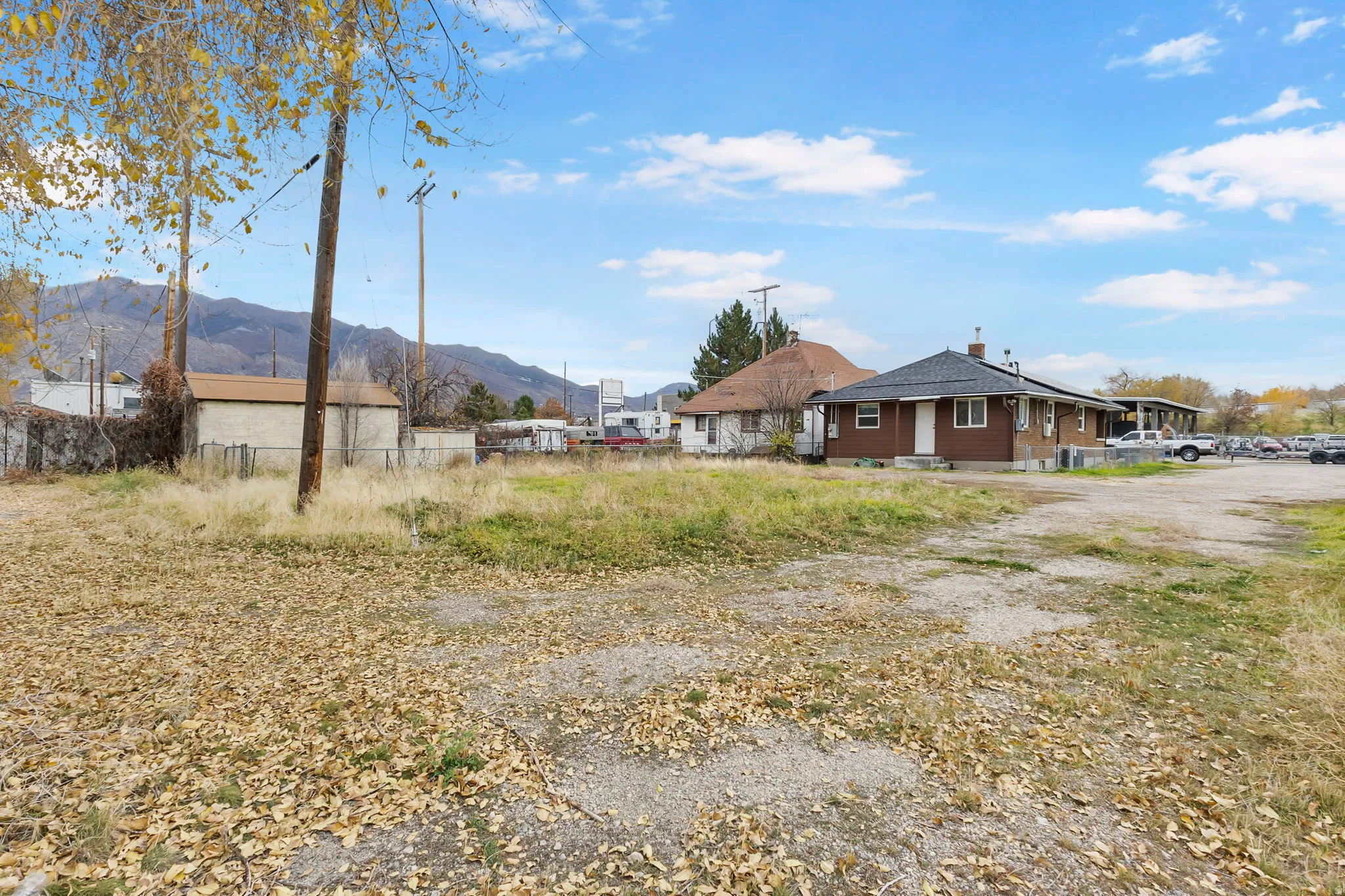 View of yard featuring a mountain view