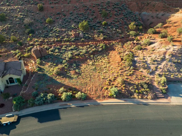 Aerial view of property and surrounding area
