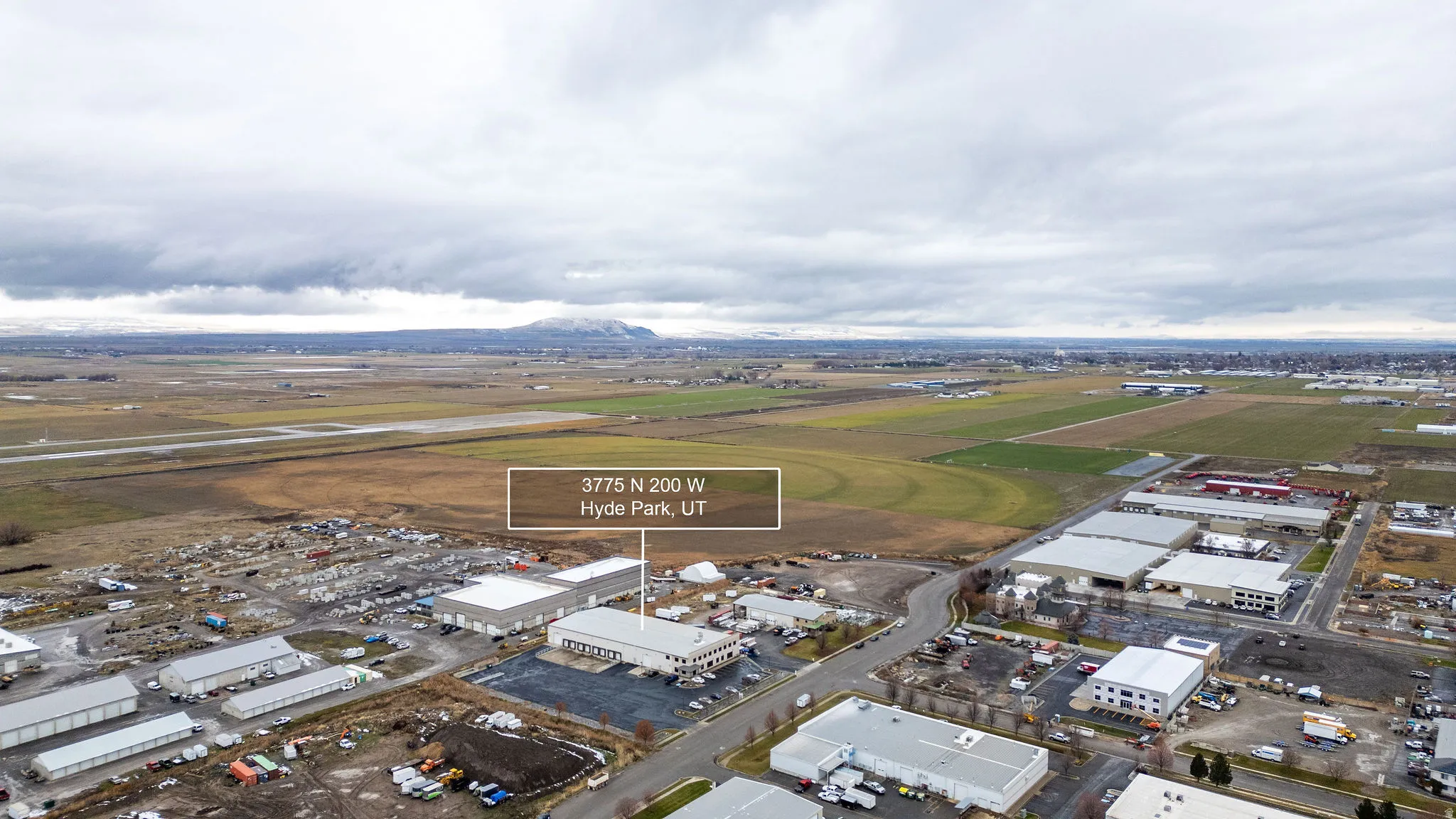 View of property location featuring an industrial area