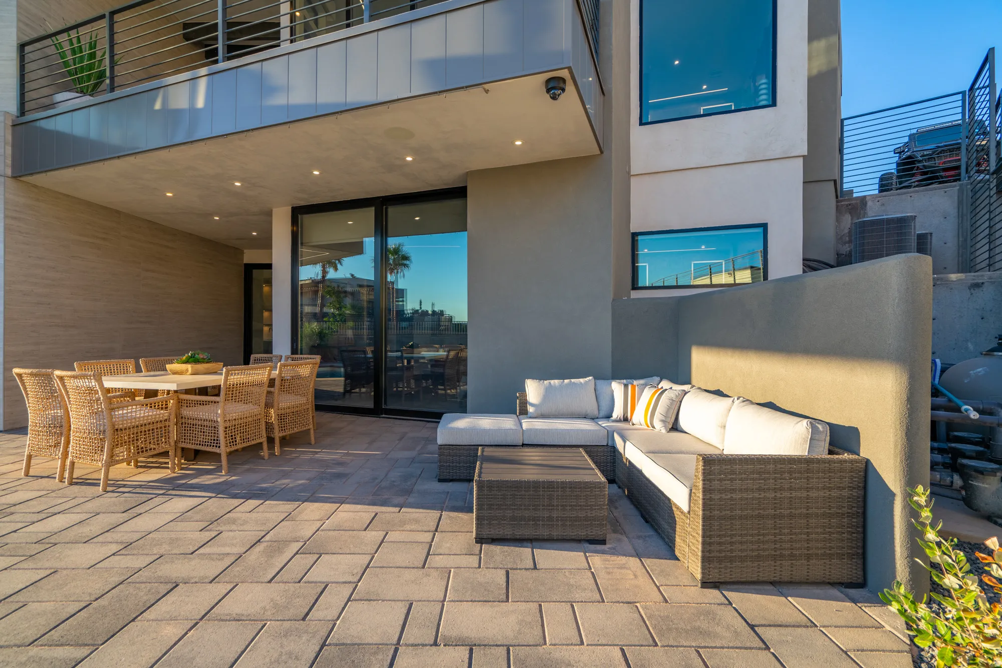 Patio / terrace with outdoor dining area, a patio, and an outdoor hangout area