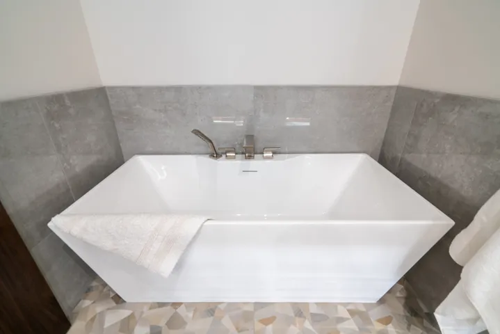 Spare Bath