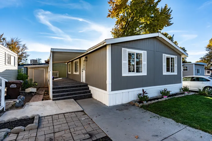 View of front of home featuring a front lawn