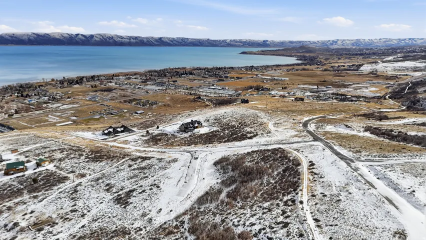 Snowy aerial view with a mountain view