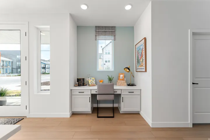 PHOTOS OF MODEL HOME FLOORPLAN, NOT ACTUAL HOME