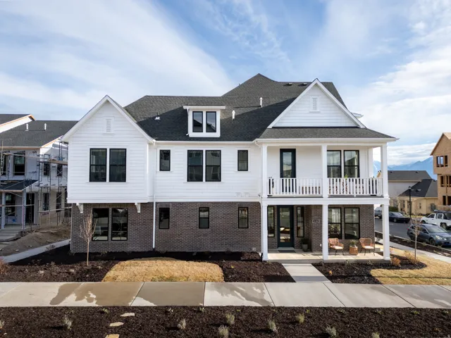 PHOTOS OF MODEL HOME FLOORPLAN, NOT ACTUAL HOME