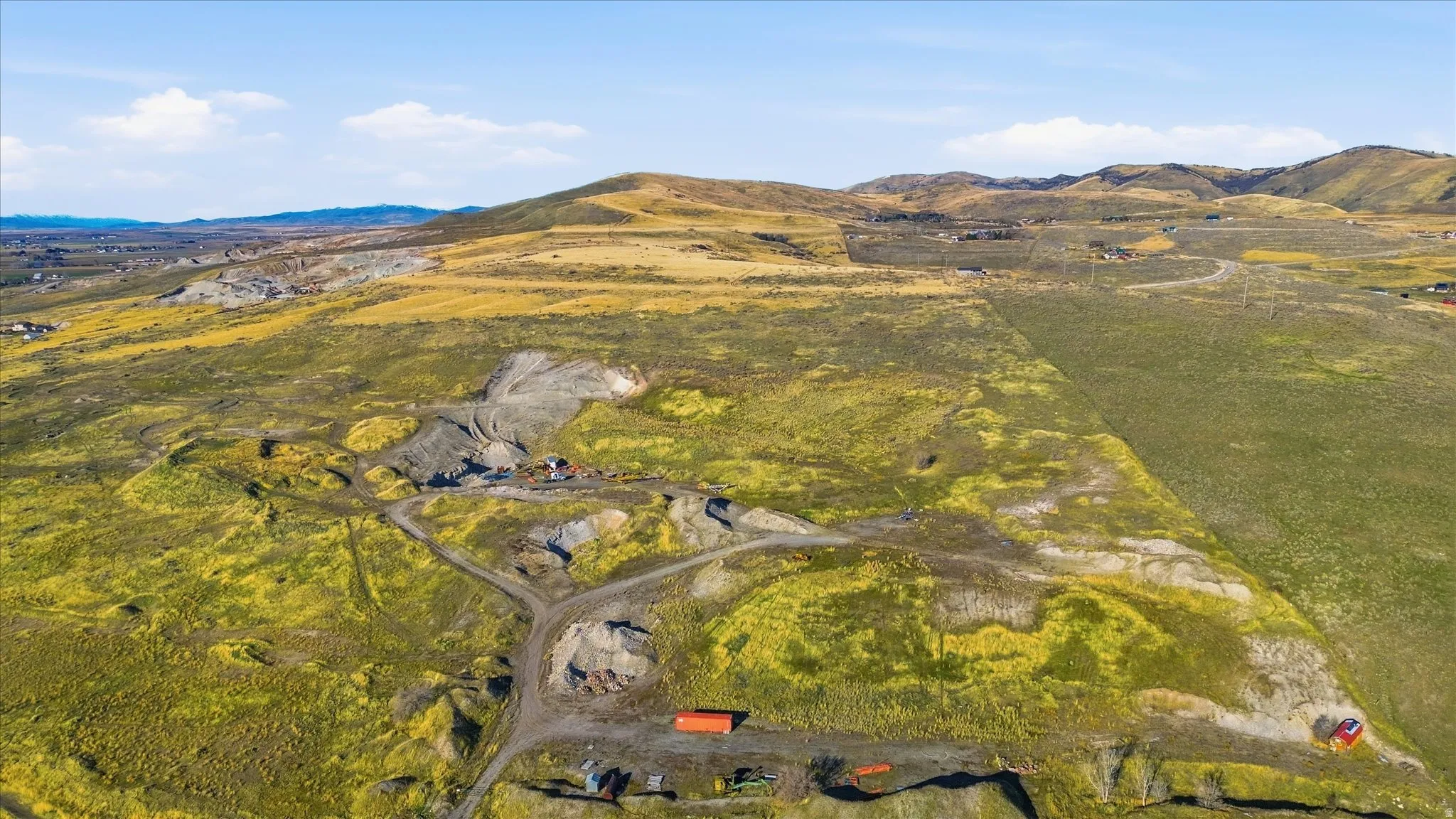 View of property location featuring a mountainous background
