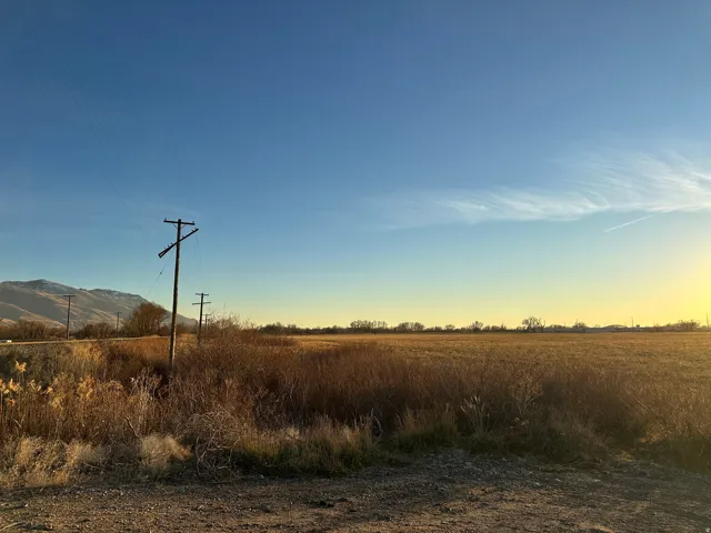 Railroad is on east border