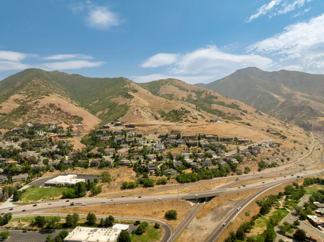2427 S Cannon Point Dr, Salt Lake City, Utah 84109