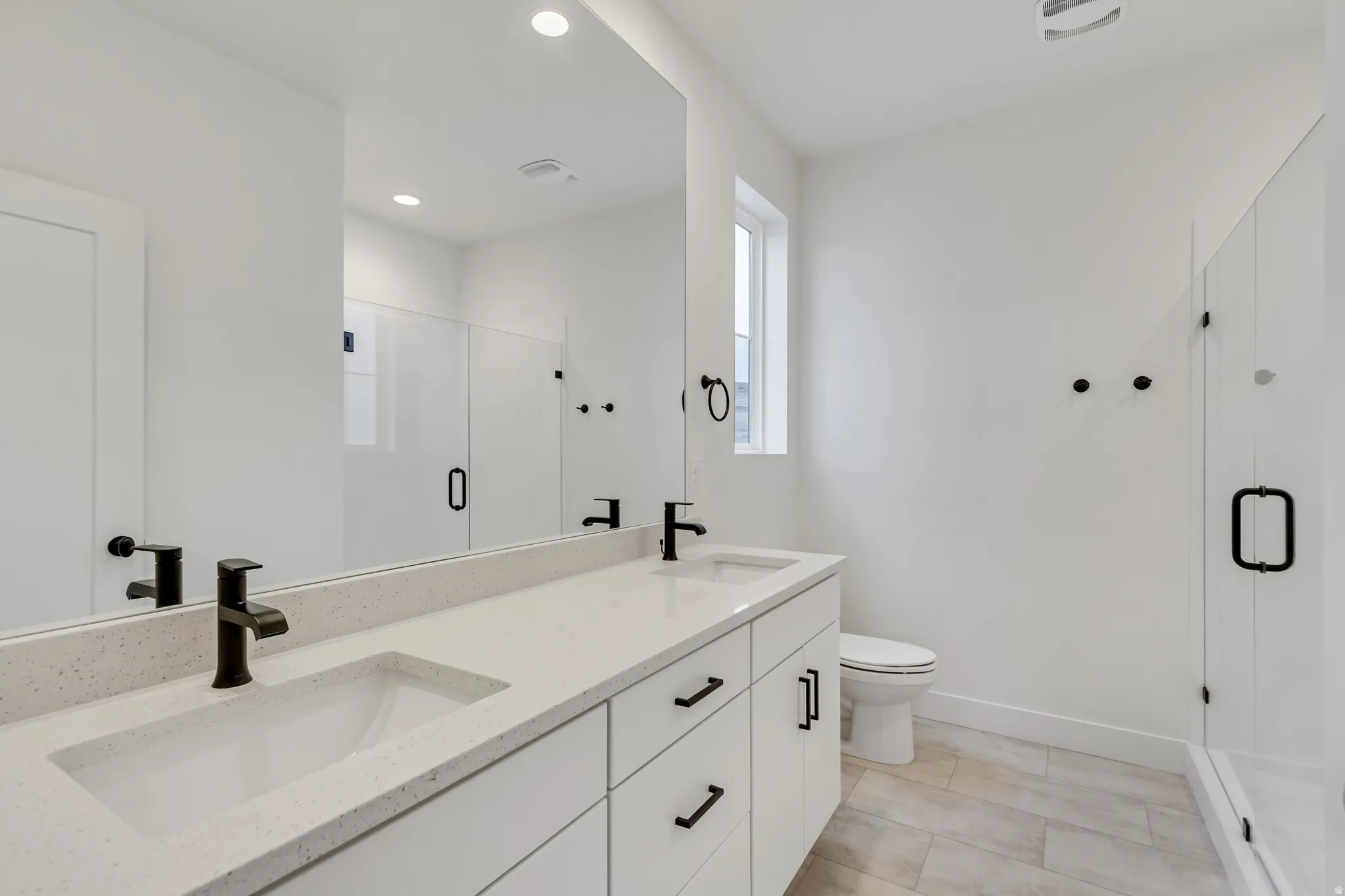 Primary bath with full Euro shower