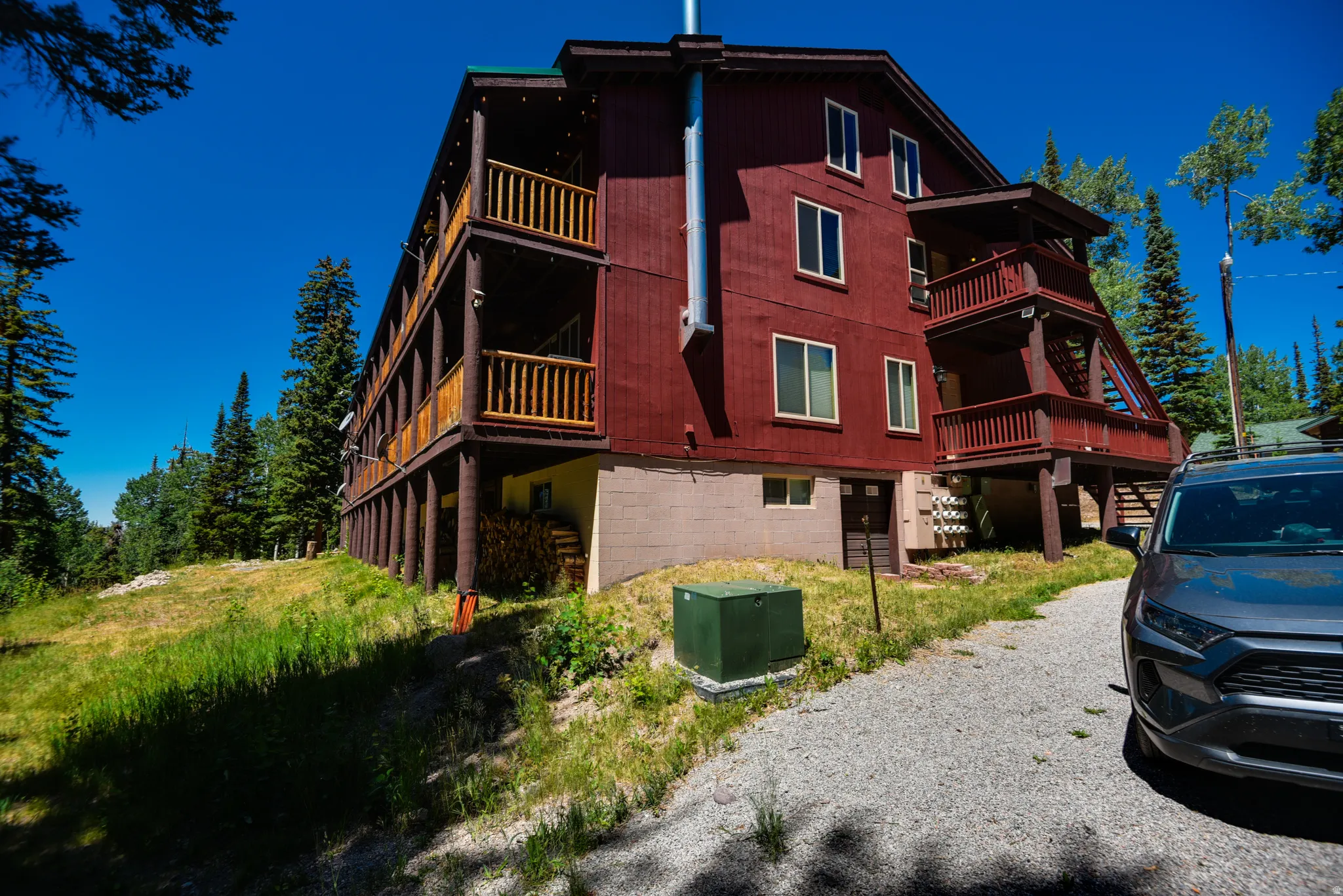 View of apartment building / complex