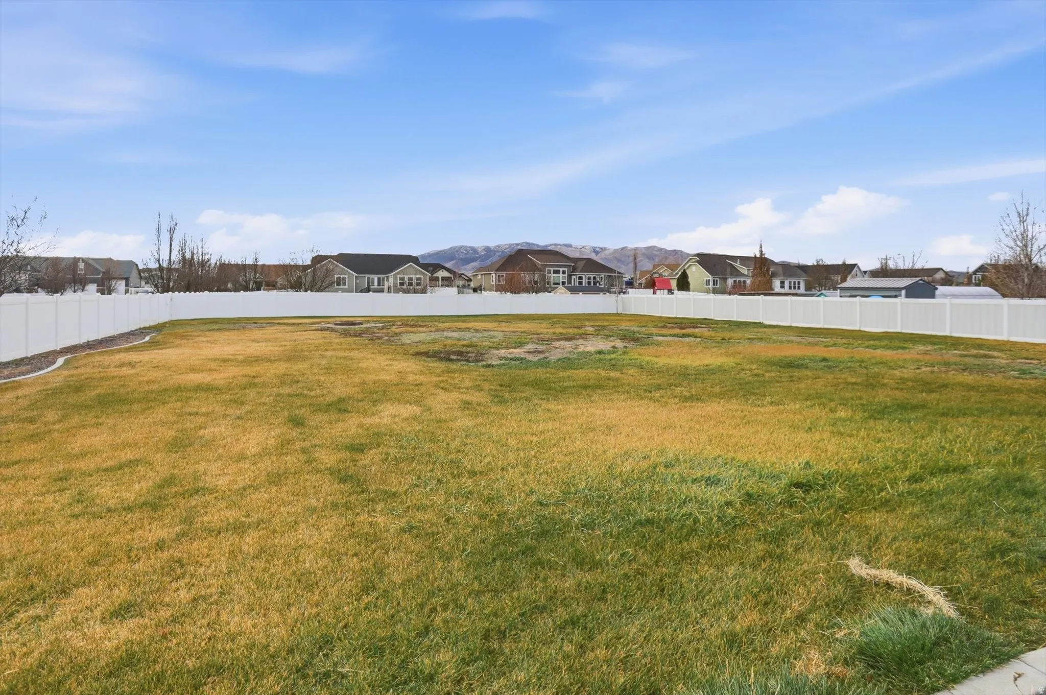 View of yard with a residential view