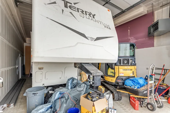 Garage with a heating unit