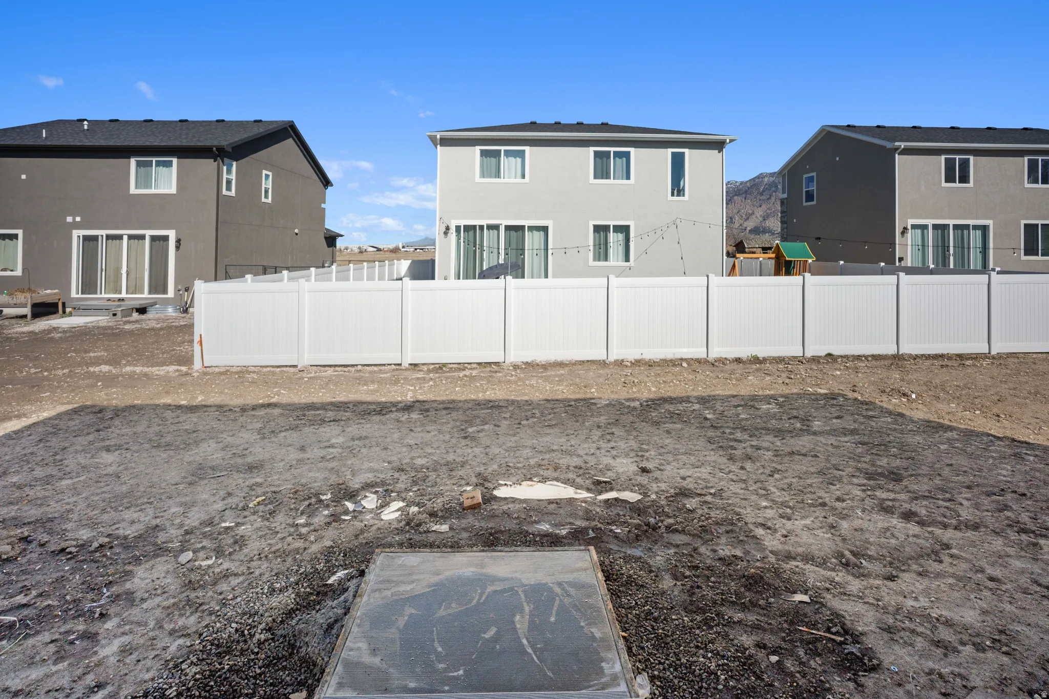 View of yard featuring a mountain view